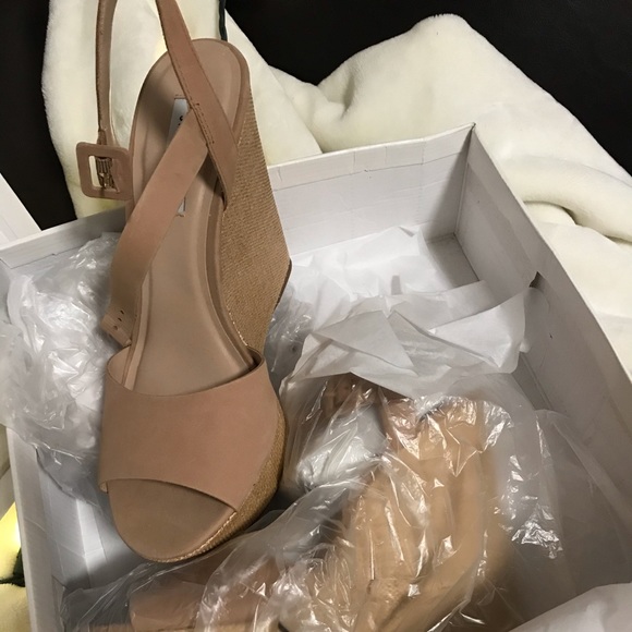 Steve Madden Wedge Heel Summer Shoe - Picture 3 of 4